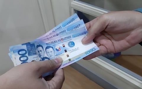 Government employees to receive one-month basic salary as mid-year bonus, says DBM