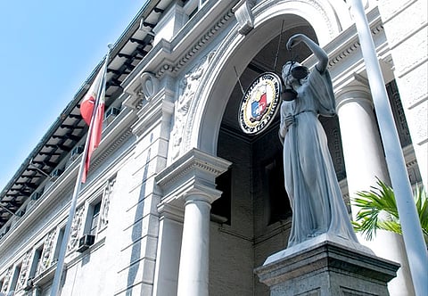 SC issues maiden ruling in Filipino