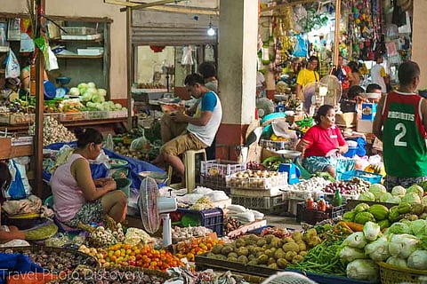 2 women arrested in alleged swindling incident at Vigan Public Market