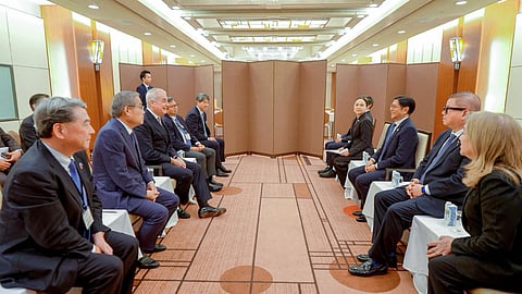 President Ferdinand Marcos Jr. joins Ayala Group and Japanese firms executives in a business meeting on Tuesday. He said agreements between the 𝗔𝘆𝗮𝗹𝗮 𝗚𝗿𝗼𝘂𝗽 and leading Japanese companies will help expand 𝗚𝗖𝗮𝘀𝗵 services, strengthen cybersecurity and digital payments, improve transportation and connectivity through intelligent city technologies and open new opportunities for Filipino businesses in the digital economy.
He said the collaborations will drive innovation, create opportunities and make services more efficient and accessible for millions of Filipinos.