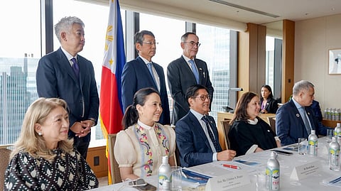 President Ferdinand Marcos Jr. met with 𝗧𝘀𝘂𝗻𝗲𝗶𝘀𝗵𝗶 𝗚𝗿𝗼𝘂𝗽 𝗖𝗼𝗿𝗽𝗼𝗿𝗮𝘁𝗶𝗼𝗻 to discuss the future of shipbuilding in the Philippines.
He said the successful construction of the world’s first methanol dual-fuelled 𝗞𝗔𝗠𝗦𝗔𝗥𝗠𝗔𝗫 bulk carrier marks an important step forward for green maritime technology and the future of advanced manufacturing in the country.
