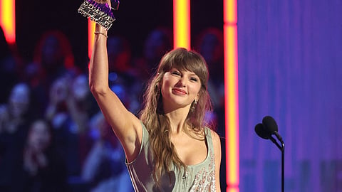 TAYLOR Swift