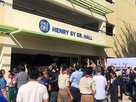 The unveiling of commemorative plaque during the turn-over ceremony of Henry Sy Sr. Hall at San Francisco High School in Bago Bantay, Quezon City on June 10. (PHOTOGRAPHED by Sean Magbanua for the Daily Tribune)
