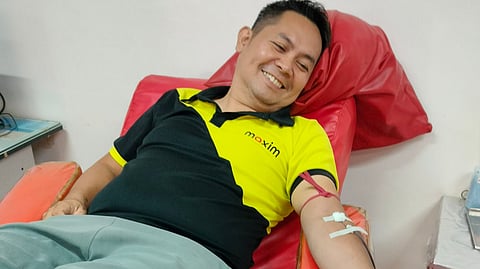 DONOR gives blood during Maxim’s General Santos City drive with the Philippine Red Cross.