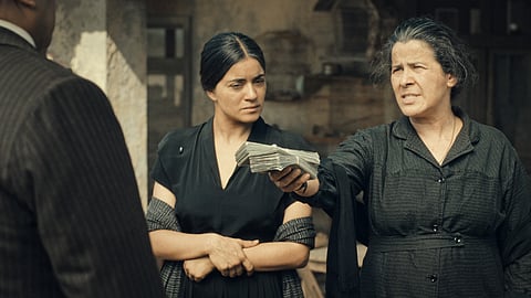 The Dead Girls/Las muertas