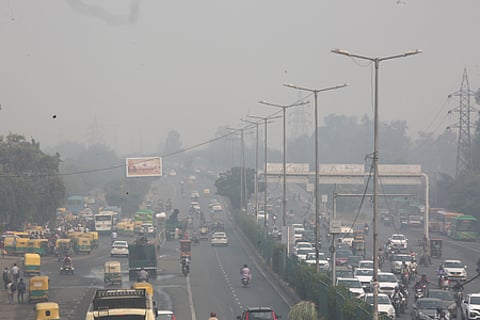 Thick smog over Delhi roads amid severely poor air quality