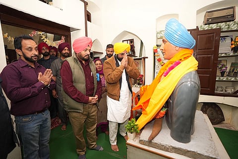 CM Mann honouring Shaheed Kartar Singh Sarabha at state event
