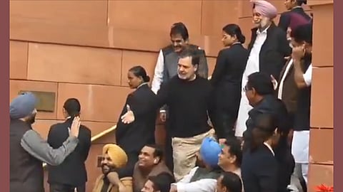 Rahul Gandhi heckles Ravneet Bittu during Parliament protest