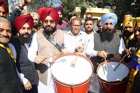 AAP Protests Across Punjab Over Bajwa’s Remarks on ETO