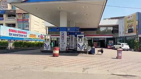 Petrol-diesel rush in Jalandhar amid shortage rumours