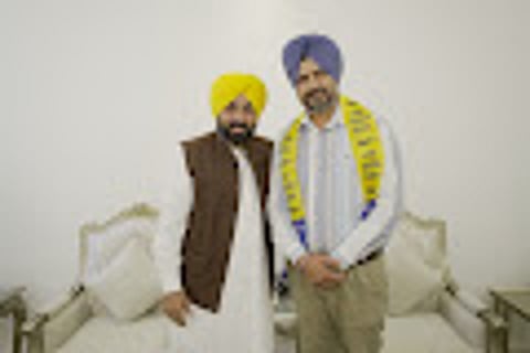 Congress Suffers Major Jolt in Majitha as Key Leaders Switch to AAP