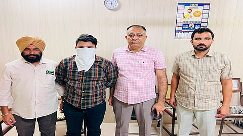 arrest of inspector accepting bribes