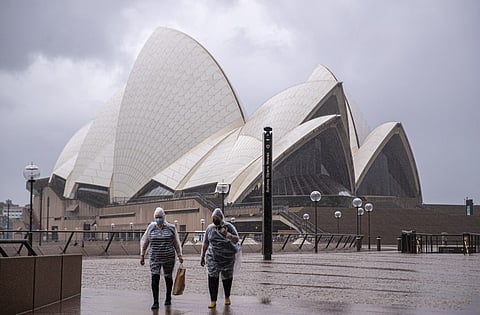 Australian medical body calls for return of face masks