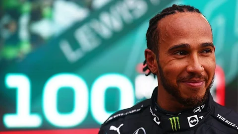 Mercedes confirm Lewis Hamilton's comeback after F1 star ends social media silence