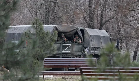 Russian forces attack major oil refinery in central Ukraine