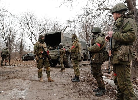 Russian forces hold fire, open humanitarian corridors in Ukrainian cities (Ld)