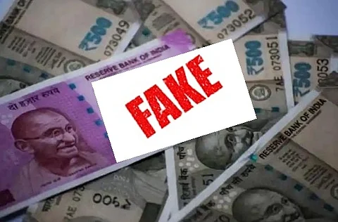 Bag full of gold, fake currency valued at Rs 18L seized