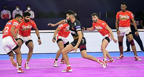 PKL 8: Gujarat Giants outmuscle Telugu Titans in 18-point win