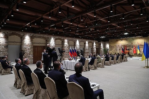 Russia, Ukraine say their peace talks on hold