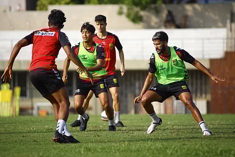 ISL 2021-22: Mohun Bagan and Hyderabad FC fight for the top spot