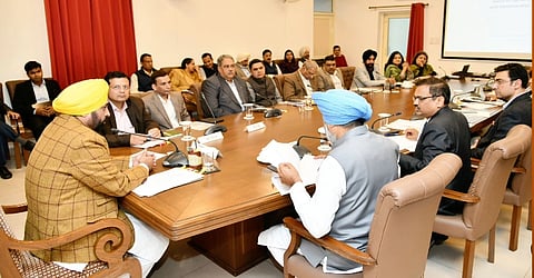 Ensure that the benefits of the pro-people and development-oriented schemes of the state government reach every genuine beneficiary - CM to officers
