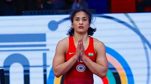 Vinesh Phogat, Vinesh Phogat Disqualification, Vinesh Phogat Disqualify, Vinesh Phogat Overweight, Vinesh Phogat Paris Olympics Disqualify, Vinesh Phogat Gold Medal Match Disqualify, Why Vinesh Phogat was disqualified gold medal match, Vinesh Phogat Olympics Overweight
