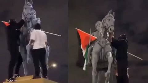 Maharaja Ranjit Singh, Maharaja Ranjit Singh Pro-Palestine protestors, Maharaja Ranjit Singh Statue Pro Palestine, Maharaja Ranjit Singh Statue Brampton, Brampton Maharaja Ranjit Singh Statue Defaced
