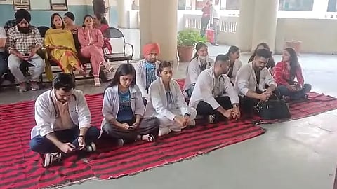 Jalandhar Civil Hospital Doctors Strike