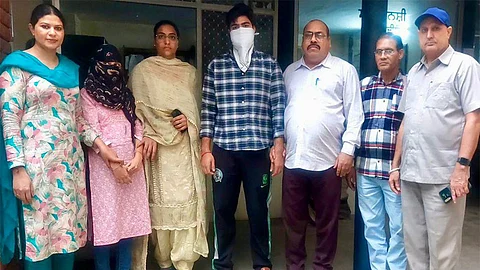 Vigilance Bureau arrests SDO, her assistant taking Rs 15000 bribe for clearing bills