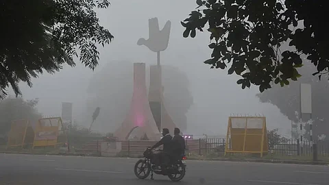 Chandigarh's Air Quality worsens even more as AQI hits 500 mark; Know when schools get closed due to Air Pollution