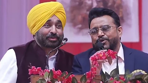 Bhagwant Mann Singer, Bhagwant Mann Singing, Bhagwant Mann Karamjit Anmol Singer, Bhagwant Mann Hoshairpur Zone Youth Festival