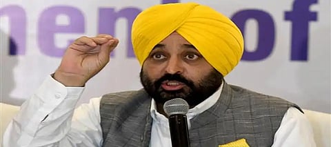 CM assails modi government for meting out step motherly treatment to the farmers