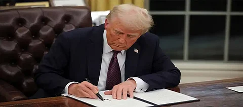 Judge stays Trump's order restricting citizenship