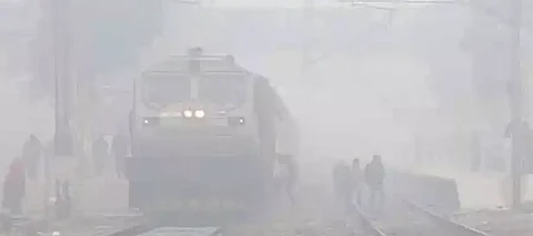 Dense fog blankets Delhi-NCR, disrupts flights & trains amid poor air quality
