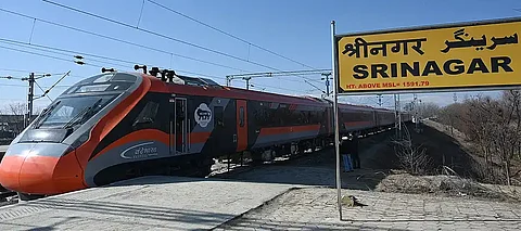 Katra-Srinagar Vande Bharat, Katra-Srinagar Vande Bharat Train, Vande Bharat Kashmir, Vande Bharat Katra, Vande Bharat Katra Srinagar Launch date, Vande Bharat Srinagar Katra route, Katra Srinagar Vande Bharat Fare, Katra Srinagar Vande Bharat Stoppages