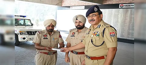 Punjab police's emergency response vehicles upgraded with smartphones to slash response time