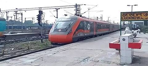Vande Bharat express to run between Lucknow & Bhopal-—Checkroute and schedule