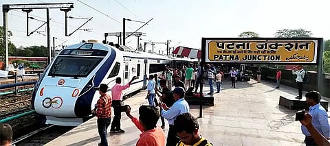 Patna-Gorakhpur Vande Bharat, Patna-Gorakhpur Vande Bharat Train, Patna UP Vande Bharat, Bihar Garakhpur Vande Bharat Express Train