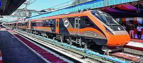 Vande Bharat, Vande Bharat Ticket price, Vande Bharat Ticket Price Reduce, Vande Bharat Fare Reduce, Vande Bharat Low Fare, Vande Bharat Low Price, Vande Bharat CUrrent Ticket Price