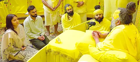 Virat Kohli, Shri Premanand Ji Maharaj, Virat Kohli Anushka Sharma, Virat Kohli Vrindavan, Virat Kohli Mathura, Virat Kohli Test Retirement