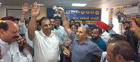 Celebration erupts after Sanjeev Arora’s win; Mohinder Bhagat & Nitin Kohli say ‘mandate for honest governance