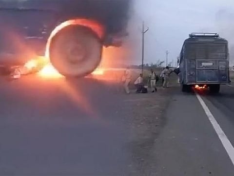 Bihar: Man burnt alive in a shocking incident after Police Bus returning from Amit Shah's rally rams bike; Cops flee from the spot