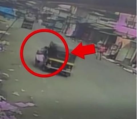 Maharashtra Shocker: Girl molested and dragged by an auto rickshaw driver in viral video, accused arrested