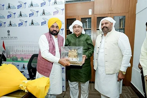 Gadkari accedes to CM’s demand, assures to complete work on Jalandhar Hoshiarpur road and Adampur flyover