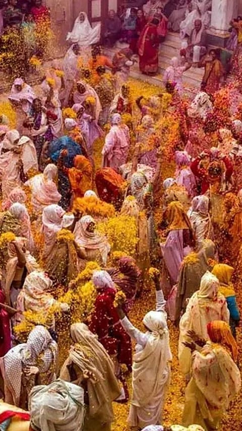 Vrindavan’s Phoolon Ki Holi’s UNMISSABLE pictures