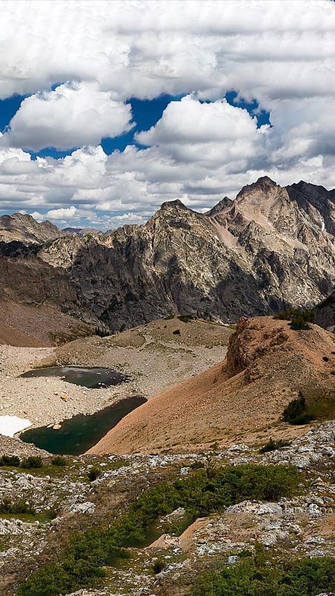 9 Most Dangerous Hiking Trails in the World