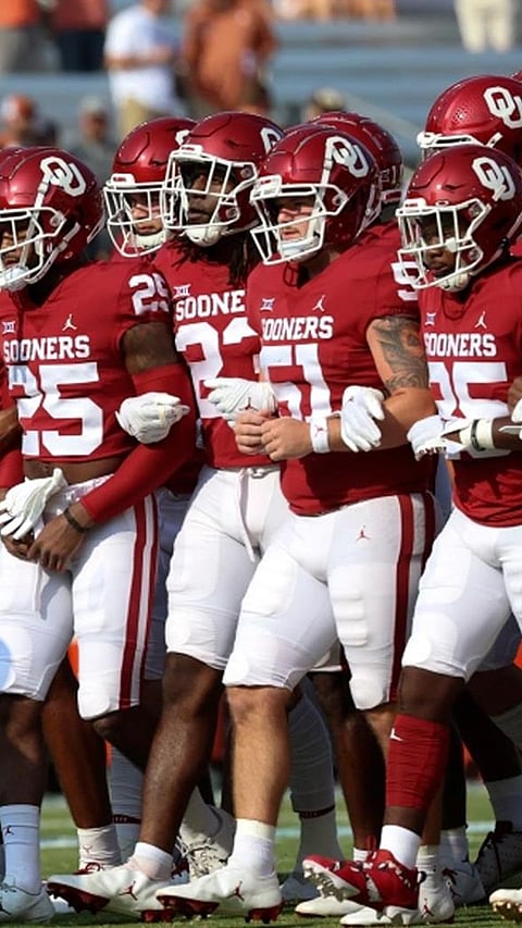 9 Most popular College Football teams