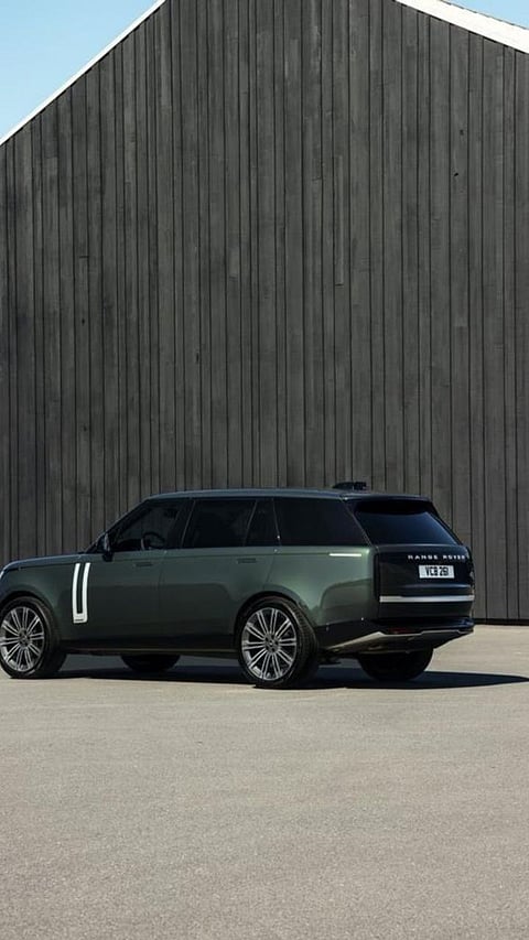 10 Luxury Cars with the Most Spacious Interiors