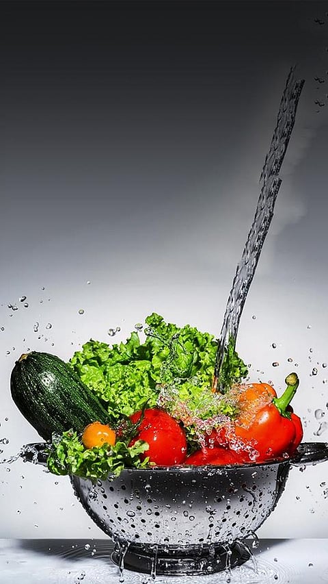 8 Water-Rich Foods to Keep You Full and Healthy must eat everyday.