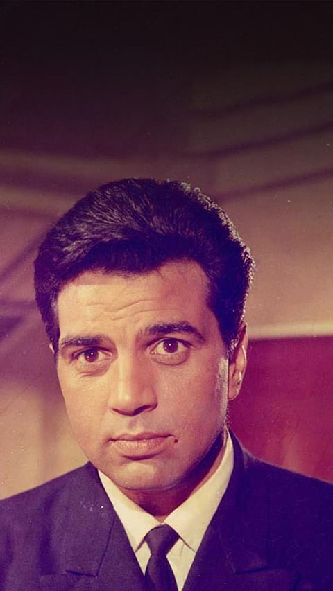 9 Classic Movies of Dharmendra You Can’t Miss